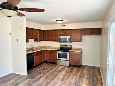 30 Eisenhower Cir, Whitehall, PA 18052 - photo 7