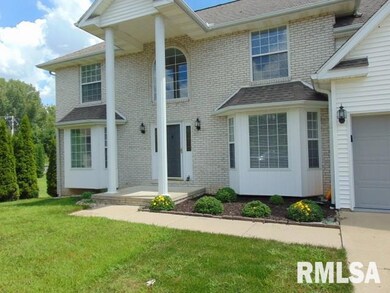 5410 N Castleberry Dr, Peoria, IL 61615 - photo 2