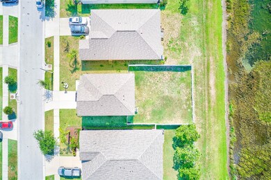 10944 Rainbow Pyrite Dr, Wimauma, FL 33598 - photo 4