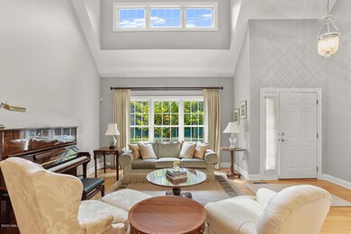 59 Le Grande Ave unit 6, Greenwich, CT 06830 - photo 2