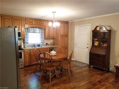 246 Dundee St, Asheboro, NC 27205 - photo 4