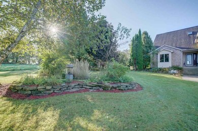 W1711 Freidig Rd, Brooklyn, WI 53521 - photo 4