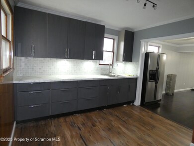 620 Sanderson Ave unit 2nd FL, Olyphant, PA 18447 - photo 5