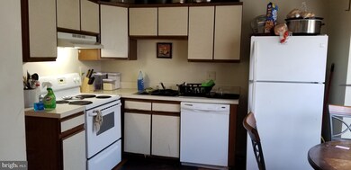 1554 Karen Blvd, District Heights, MD 20747 - photo 4