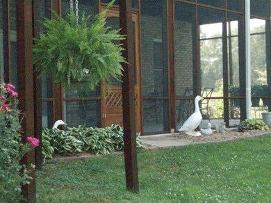 297 Beams Dr, Harrodsburg, KY 40330 - photo 5