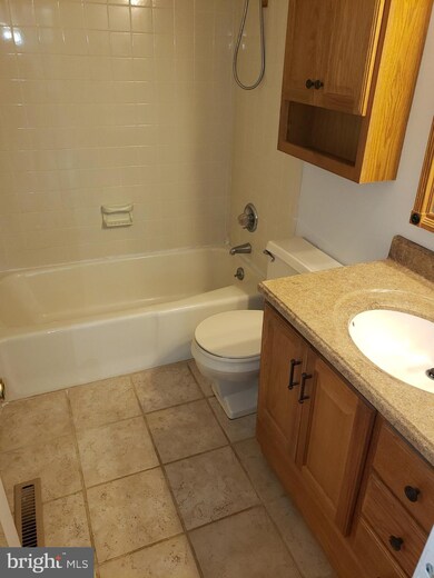 23346 Red Oak Ct, California, MD 20619 - photo 7