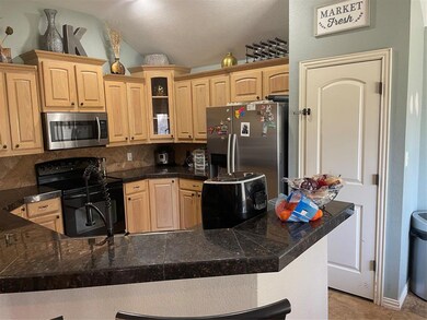 2413 Woodcrest Ct, Granbury, TX 76048 - photo 4