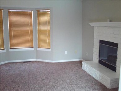 1709 Roberta Dr, Raymore, MO 64083 - photo 3