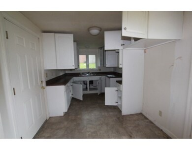 29 Laura Ln, Holyoke, MA 01040 - photo 7