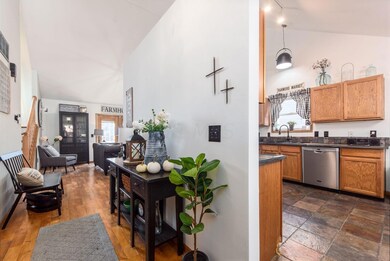 Welcome to 1021 Rowland Avenue!