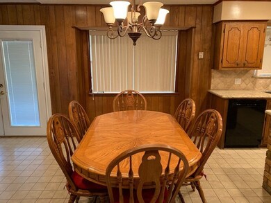 2817 El Camino St, Bay City, TX 77414 - photo 4