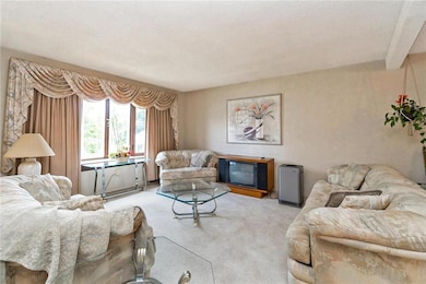 4511 Nile Dr, Whitehall, PA 18052 - photo 5