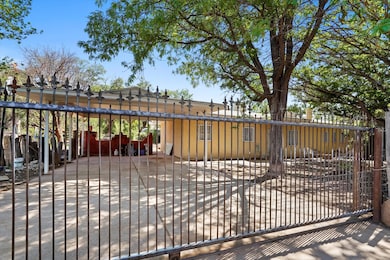 1724 Coe Rd SW, Albuquerque, NM 87105 - photo 2