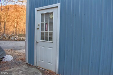 917 E Clay St, Shamokin, PA 17872 - photo 7