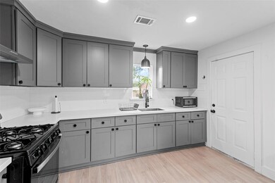 2505 Fairbanks St, Houston, TX 77026 - photo 6