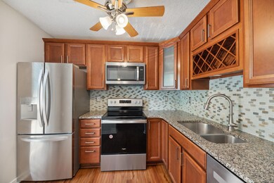 7930 Edgebrook Unit H 9 of 24