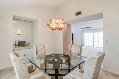 33 Yawl Dr Cocoa Beach, FL 32931