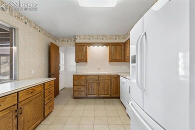 All kitchen appliances are include!
