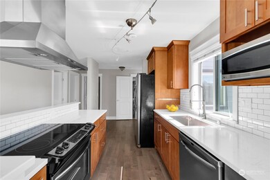 3212 81st Place SE unit 202, Mercer Island, WA 98040 - photo 2