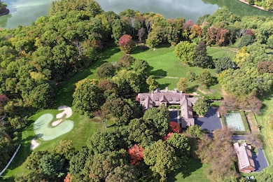 200 Guards Rd, Greenwich, CT 06831 - photo 2