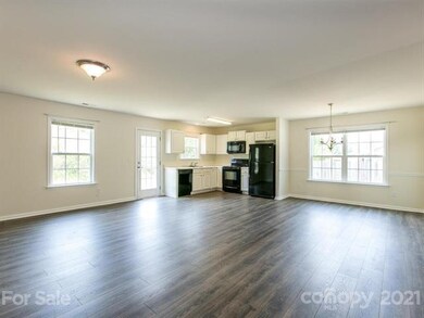 134 Brookstone Ct, Hendersonville, NC 28792 - photo 4