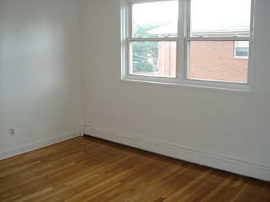 41 Warren St unit 2-2, Waltham, MA 02453 - photo 5