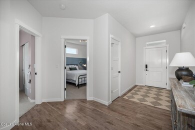 05-2134 W Malad Ave-009