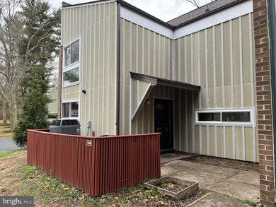 11390 Links Dr, Reston, VA 20190 - photo 2