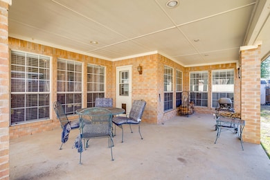 417 Jeffdale Dr, Burleson, TX 76028 - photo 4