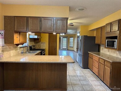 936 Santa Anna Dr, Alamo, TX 78516 - photo 3