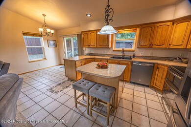1246TaylorSt.-42