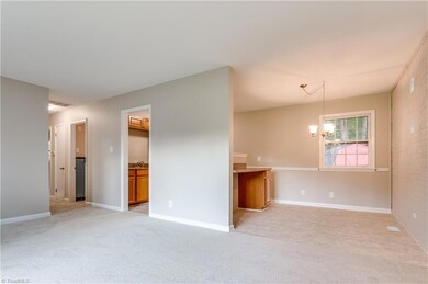 2318 Emerywood Rd, Greensboro, NC 27403 - photo 4