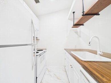 1305 Hollow Creek Dr unit 3, Austin, TX 78704 - photo 6