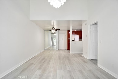 5510 Owensmouth Ave unit 301, Woodland Hills, CA 91367 - photo 2