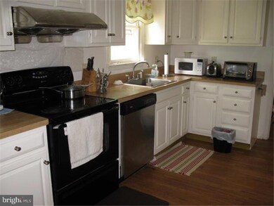 2324 Pineview Dr, Malvern, PA 19355 - photo 5