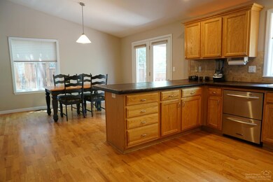 433 NE Alpenview Ln, Bend, OR 97701 - photo 5