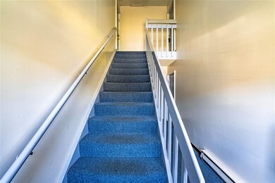 146 N Twin Oaks Terrace, South Burlington, VT 05403 - photo 2