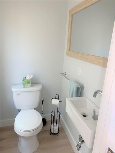 20 Pine St unit 1, Wolfeboro, NH 03894 - photo 5