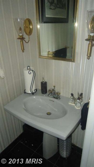 7514 Lake Glen Dr, Glenn Dale, MD 20769 - photo 5