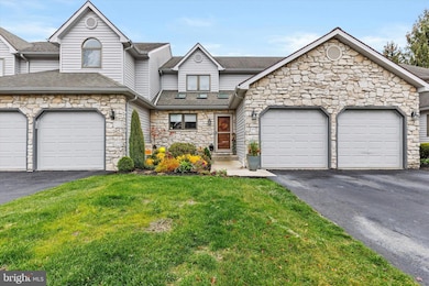 2692 Fairway Dr unit 2692, York, PA 17402 - photo 2