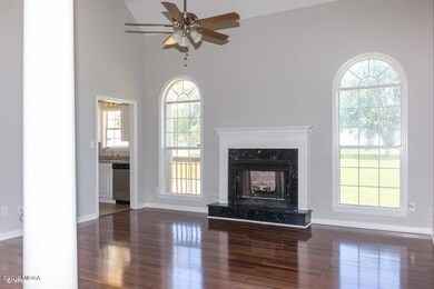 02_152STONEFIELDCIRCLE_2002_LowRes