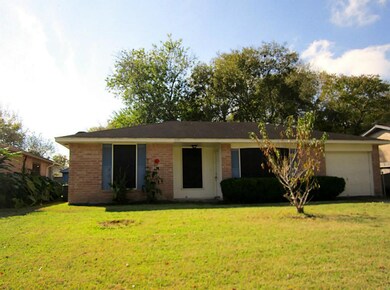 16734 Forest Bend Ave, Friendswood, TX 77546 - photo 5