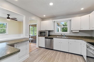 37 Mountain View Blvd, South Burlington, VT 05403 - photo 6