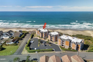 1125 NW Spring St unit A302, Newport, OR 97365 - photo 2