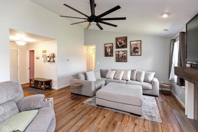 2082 Fiesbeck Dr, Columbus, IN 47201 - photo 5