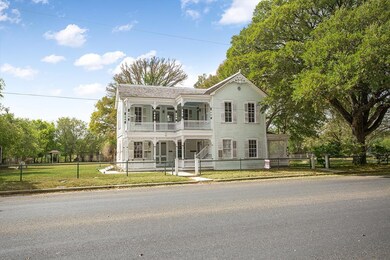 413 W Creek St, Fredericksburg, TX 78624 - photo 2
