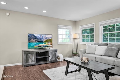 425 W Gartner Rd, Naperville, IL 60540 - photo 4