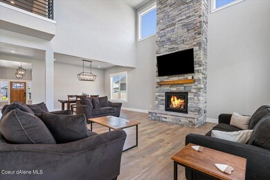 Great Room to Dining