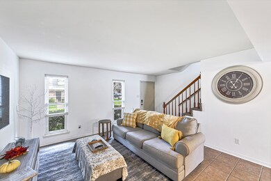 10302 Longmont Dr unit 42, Houston, TX 77042 - photo 7