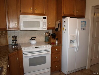 916 Cold Spring Rd unit 3, Allentown, PA 18103 - photo 6